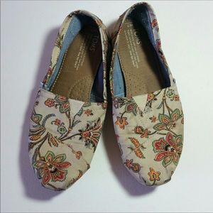 Floral Toms